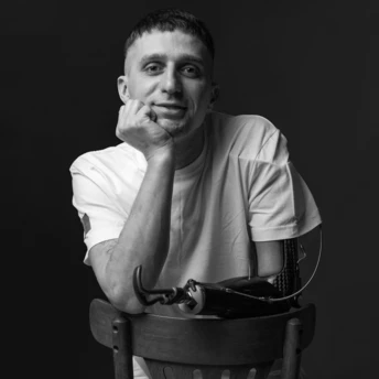 "Тіло памʼятає": вже 27 червня у Києві відкриється особлива фотовиставка за участі українських військових
