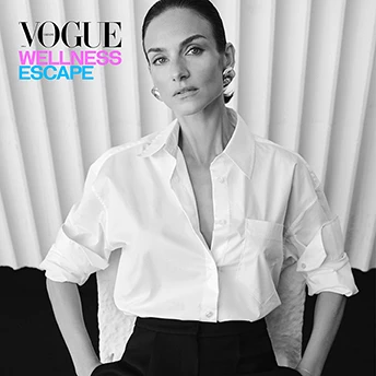 Анна Завертайло дегустує спеціальне меню Vogue Ukraine Wellness Escape