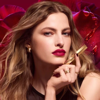 Медовий поцілунок: Guerlain представляє нову помаду KissKiss, яка не боїться пристрасті