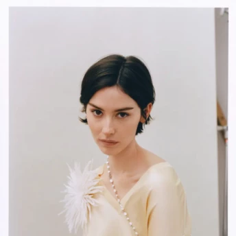 Нова муза Chanel: Грейсі Абрамс стала обличчям аромату Coco Mademoiselle Crush Absolu