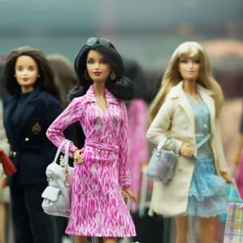 Коллекция кукол Барби на Неделе моды в Сан-Паулу