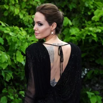 Видео: интервью Анджелины Джоли о роли в "Малефисенте"
