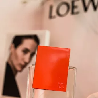 Це все про неї: київська презентація нового аромату Loewe