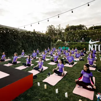 Єднання з природою: як пройшла Nike Yoga в Ботанічному саду