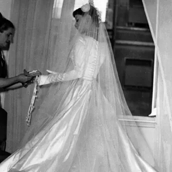 Одеться как: свадебные образы Одри Хепберн