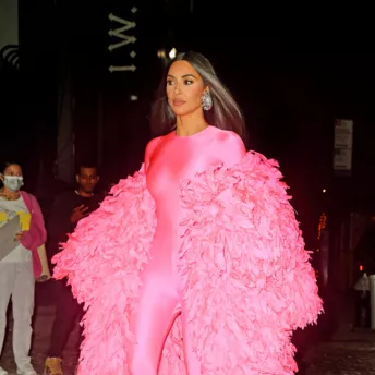 Міс епатаж: Кім Кардаш’ян повертає моду на яскраво-рожевий