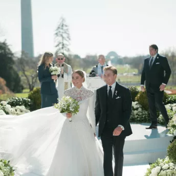 Велике весілля: спадкоємиці родин Байденів та Трампів вийшли заміж