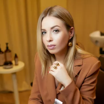 Елена Бурба протестировала праздничный набор косметики Nashi Argan