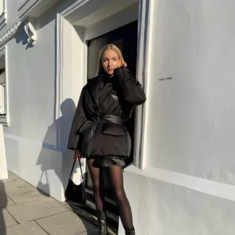 Instagram-тренд: як модниці носять пуховик з поясом цієї зими