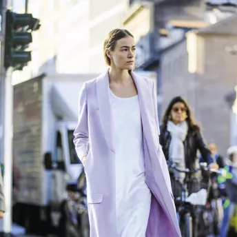 Лучшие примеры белых streetstyle-образов на Неделях моды