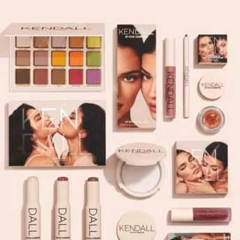 Первые фото коллекции макияжа Kendall Jenner x Kylie Cosmetics