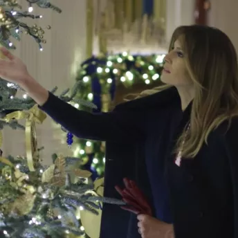 Меланія Трамп прикрасила Білий дім до Різдва