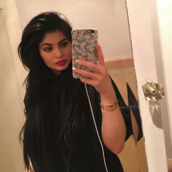 Кайли Дженнер выпустила новое бьюти-средство