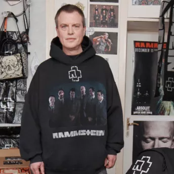 Balenciaga выпустили капсульную коллекцию с группой Rammstein