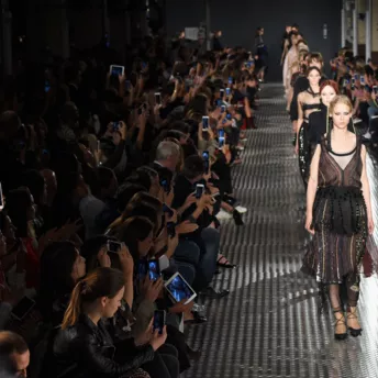 Неделя моды в Милане: Alberta Ferretti, Roberto Cavalli и No.21