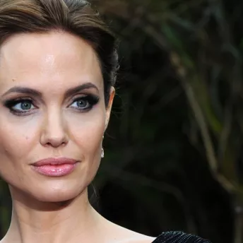 Анджелина Джоли завела Instagram и посвятила первый пост Афганистану