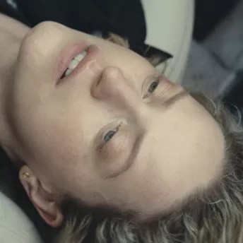 Дарія Полуніна в короткометражному фільмі ELENAREVA