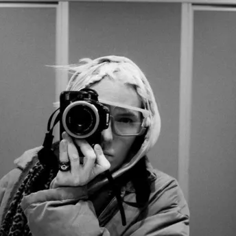 How Ukrainian fashion photographer Vera Blanche documents the war
