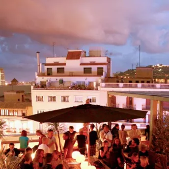 Побачити Барселону: найкращі в місті бари на даху