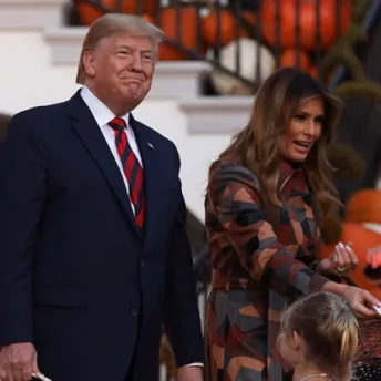 Мелания Трамп на праздновании Хэллоуина в Белом Доме