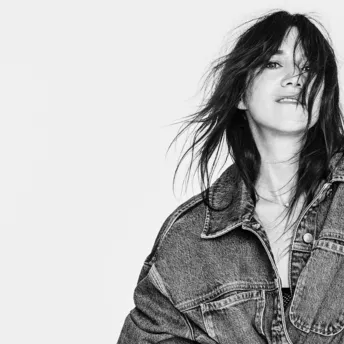 Шарлотта Генсбур и Zara представили совместную коллекцию