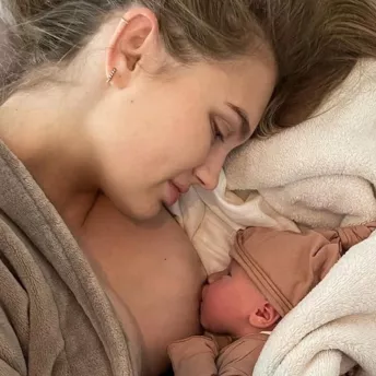 Топмодель Ромі Стрейд уперше стала мамою