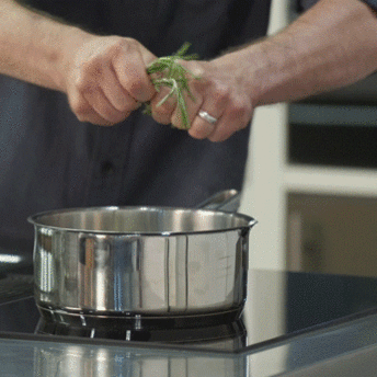 Vogue Kitchen: как приготовить филе телятины по-провански