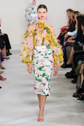 Найромантичніші шовкові блузи в колекціях весна-літо 2023