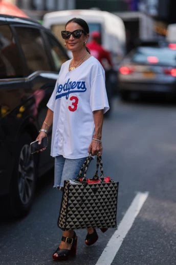 Streetstyle: 5 способів носити джинсові шорти цього літа