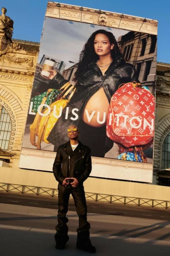 Вагітна Ріанна в кампанії Louis Vuitton