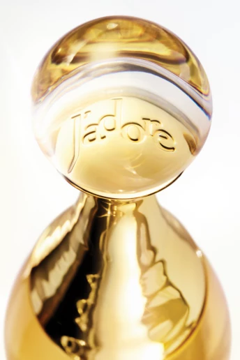 Dior випускає новий парфум L’Or de J’adore. Ось перші подробиці запуску