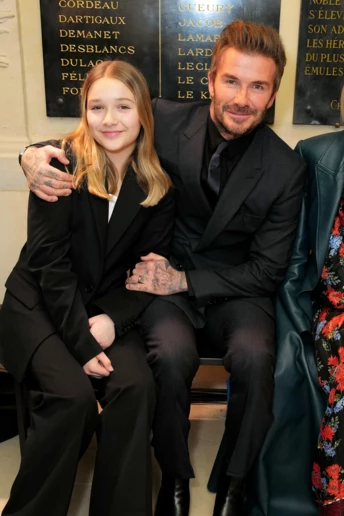 Крізь роки: Девід Бекхем з дочкою Гарпер на показах Victoria Beckham