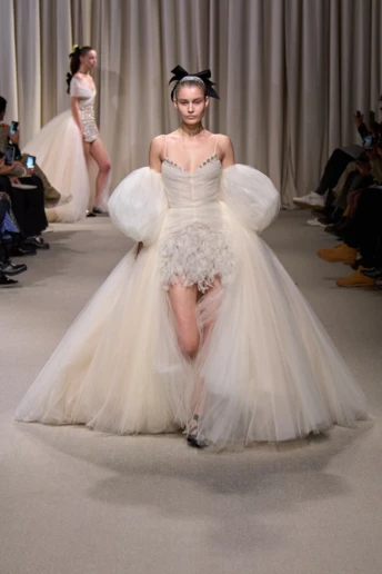 Найкращі весільні сукні на Тижні високої моди весна-літо 2024