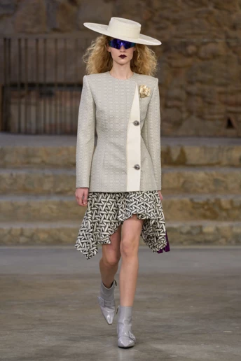 Мистецтво подорожувати: нова колекція Louis Vuitton Cruise 2025