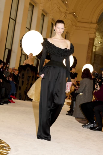 Schiaparelli Haute Couture весна-літо 2025