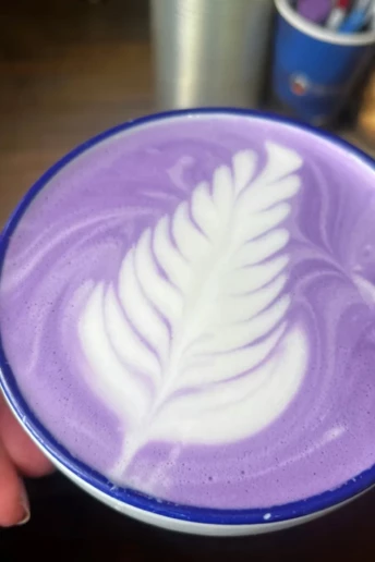 Ube latte: фіолетовий напій, що посуне матчу з трону