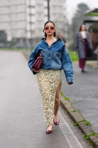 Streetstyle: 7 способів носити джинсову сорочку цієї весни