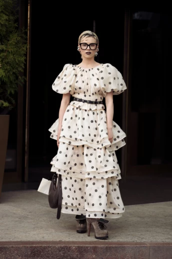 Streetstyle: сукня з принтом polka dot – наймодніша річ цього літа