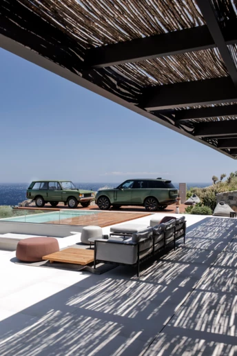 Range Rover House на Міконосі: як бренд святкує 55 років сучасної розкоші