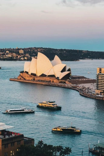 Це 10 найкращих країн для роботи за кордоном, які найчастіше шукають у Google