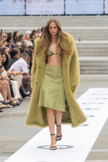 Помилки минулого: чому повернення Topshop стало тривожним сигналом для моди