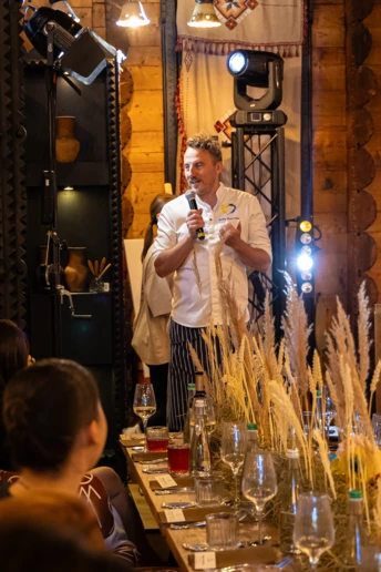 Лютий сир та картопляний книш: як Євген Клопотенко оновив меню головного ресторану Гуцульщини