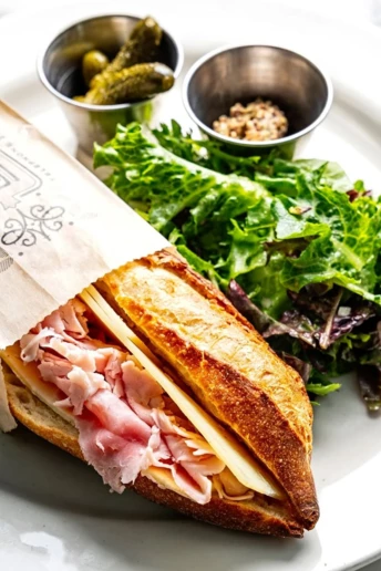 Інтуїтивне харчування: чому ця філософія стає популярнішою за дієти