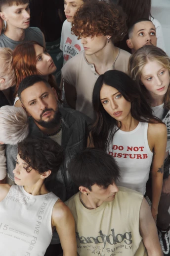 Monatik і DOROFEEVA танцюють у кліпі на пісню “If You know what I mean”