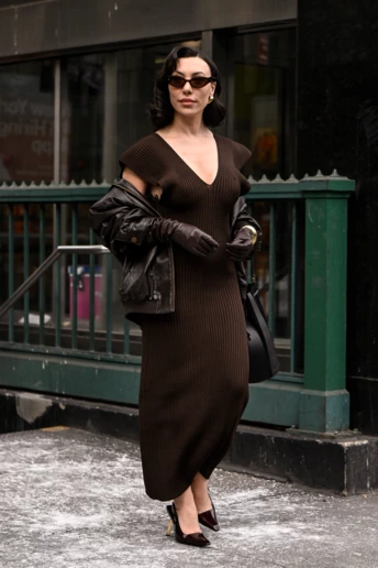 Трикотажна сукня: must-have осіннього гардероба 2025