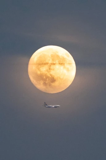 Суперповня в Овні 7 жовтня 2025 року: 4 знаки зодіаку відчують її найбільше