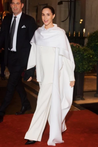 Меган Маркл несподівано зʼявилася на Тижні моди в Парижі на показі Balenciaga