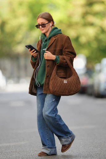 Які коричневі кросівки носити цієї осені: 4 наймодніші варіанти