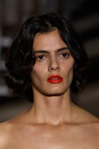 Головні тренди зачісок з Паризького та Міланського тижнів моди