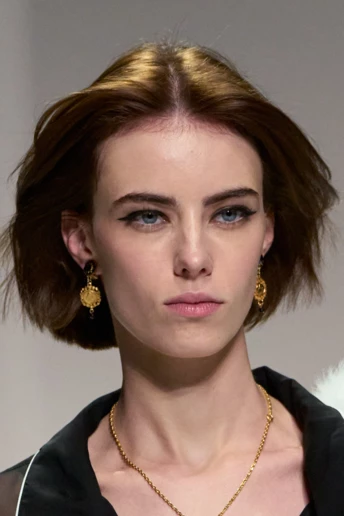 5 головних бʼюті-трендів з подіумів Мілана